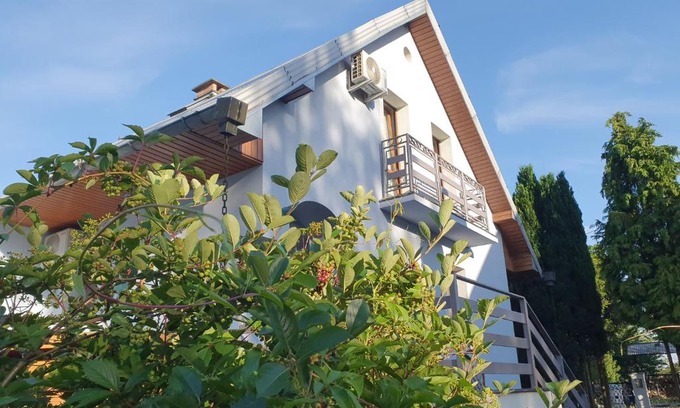Stegna Apartment | "PRZY PARKU" Dom nad morzem z werandą i ogrodem