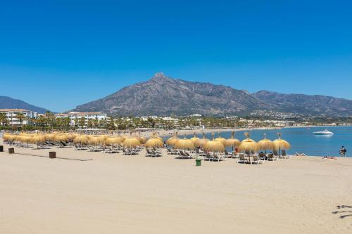 Puerto Banus Apartment | Puerto Banus, Marina Banus, 2BR, 2BTH, pool, parking, Marbella, 2H