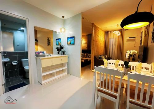 Puerto Princesa City Centre Apartment | Puerto Princesa Romantic Studio with Balcony, FREE Pool & Gym - B2 5Chrysolite