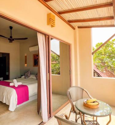 Brisas de Zicatela Hotel | Punta Arena Surf Suites
