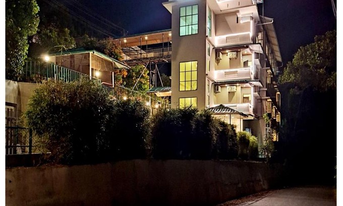 Devikolam Hotel | PURNA RIVERA MUNNAR