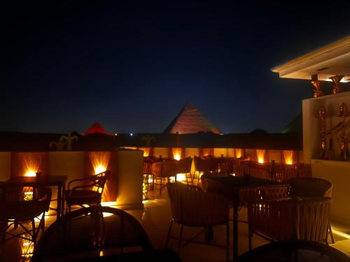 Giza Hotel | Pyramids On The Spot View