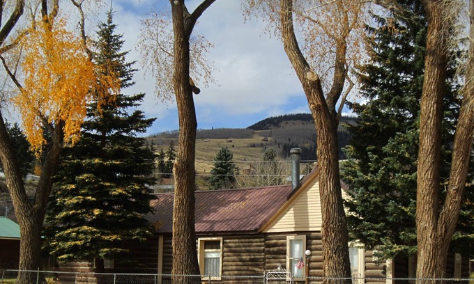 Creede House | Quaint Cabin in Creede