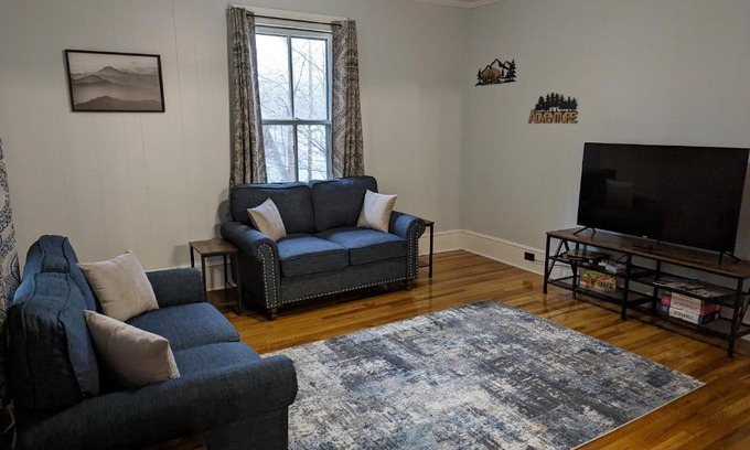 Black Mountain House | Quaint Downtown Black Mountain House