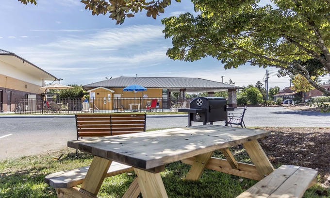 Southern Pines Hotel | Quality Inn Pinehurst Area