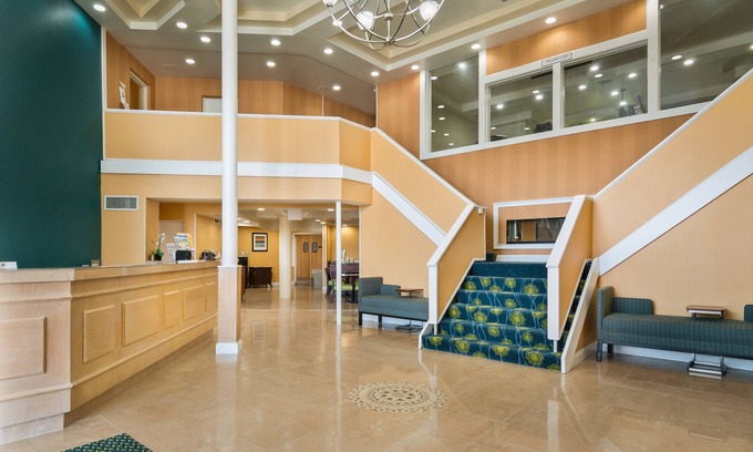 Middletown Hotel | Quality Inn & Suites Middletown - Newport