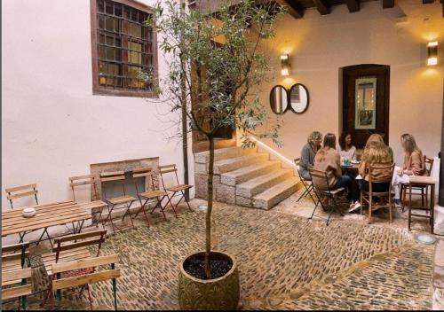 Old Town Hostel | Quartier Leon Hostel Jabalquinto