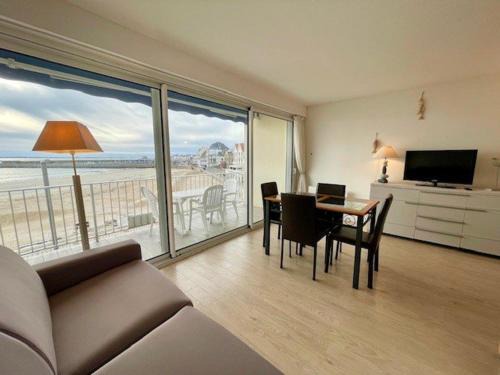 Quiberon Apartment | Quiberon - Studio Vue Mer 50m² - Animaux admis, Parking, WiFi - FR-1-478-107