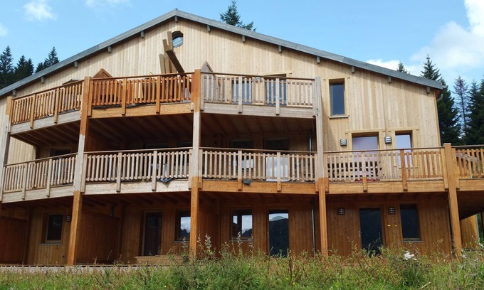 La Bresse Apartment | quiet apartment at the col des feignes, panoramic view of the station honneck