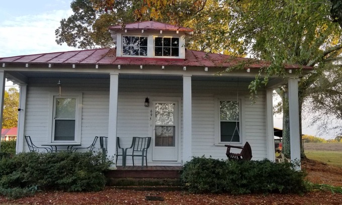 Danville House | Quiet Country Getaway in Danville for Traveling Workers!