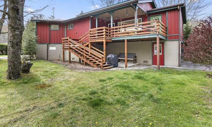 Newland Cottage | Quiet Linville Land Harbor Home Minutes from Grandfather Mtn and Blue Ridge Pkwy