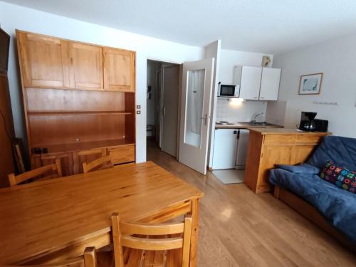 Montgenevre Apartment | Résidence Ferme D'augustin - Batiment E - Appartement 4/6 personnes - Skis aux pieds MAE-9154