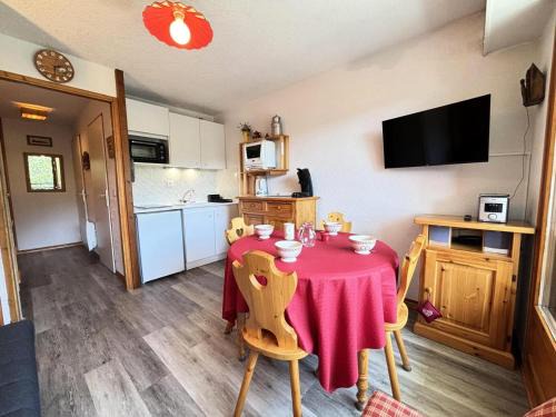 Notre-Dame-de-Bellecombe Apartment | Résidence Les Balcons Du Charvin - Appartement sud avec vue Mont-Charvin MAE-2724