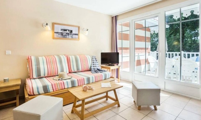 Soulac-sur-Mer Apartment | Résidence Pierre & Vacances Les Dunes du Médoc*** - Apartment for 7 people - 1 bedroom + 1 sleeping area - Terrace or balcony