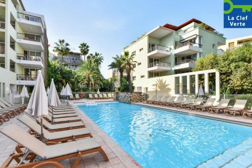 Antibes Old Town Apartment | Résidence Pierre & Vacances Premium Port Prestige