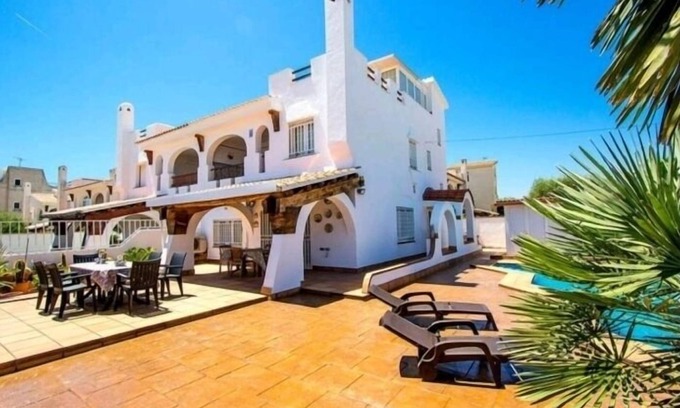Cunit Villa | R116 Villa con piscina en Cunit