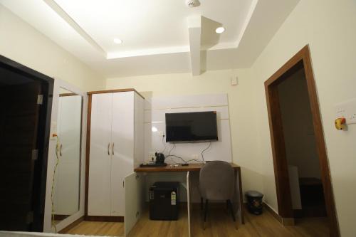 Khammam Hotel | RADHA RANI RESIDENCY