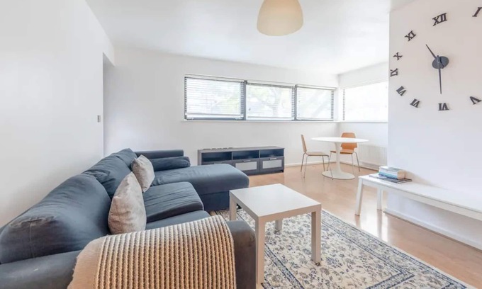 Bromley South Apartment | Radiant 2 Bedroom Apartment in East London