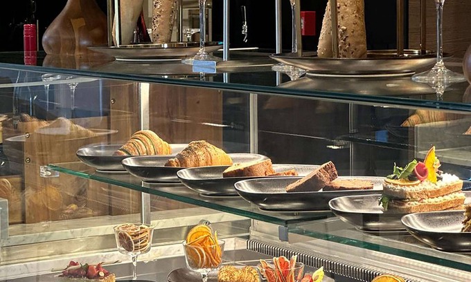 Riyadh Hotel | Radisson Blu Hotel, Riyadh Al Sahafa