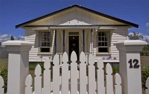 Ohakune House | Railway Cottage - Ohakune Holiday Home
