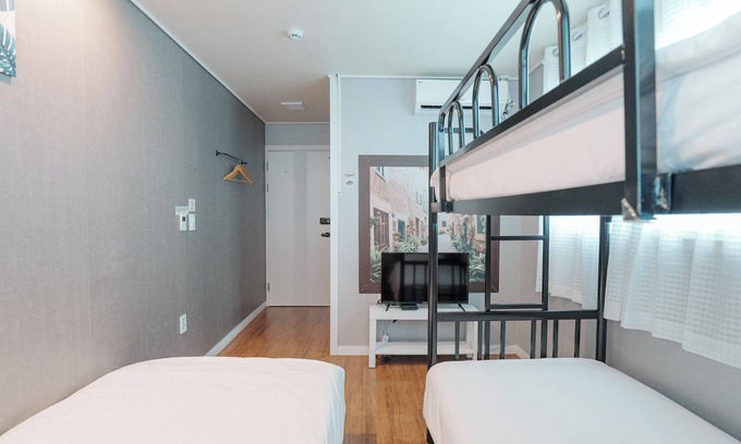 Unseo-dong House | Rainbootsguesthouse