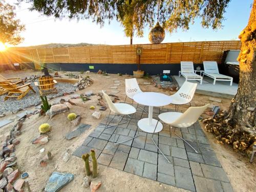 Twentynine Palms House | Rancho Relaxo - hot tub, fire pit, open air bath and comfy beds