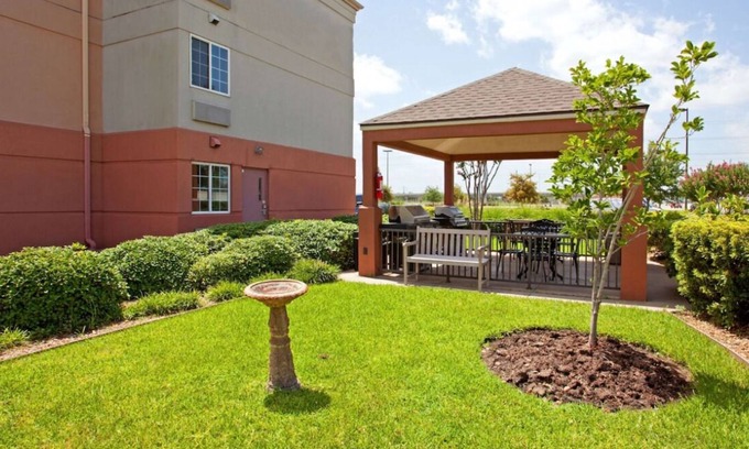Westchase House | Rare Gem! FREE Parking, Pets Allowed, Close to Harwin Drive Shopping District!