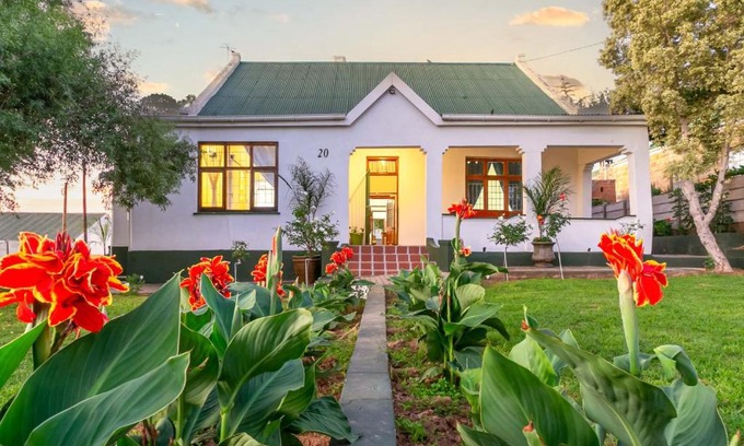 Oudtshoorn Villa | Ravenscliff Villa