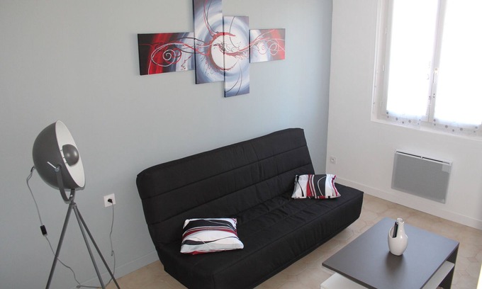 Saint-Hippolyte House | Renovated and air-conditioned house for 6 people near the sea