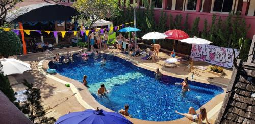 Chang Khlan Hostel | Red Brick