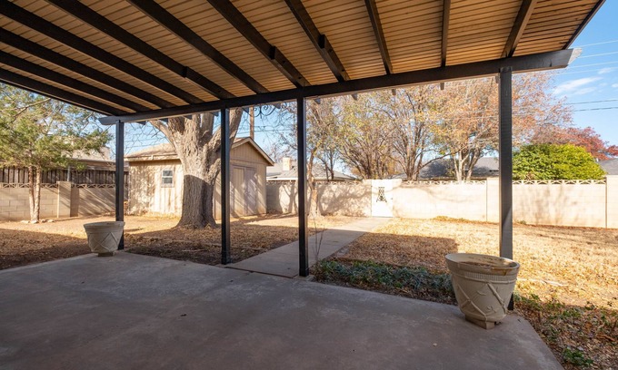 Amarillo House | Red Door Retreat
