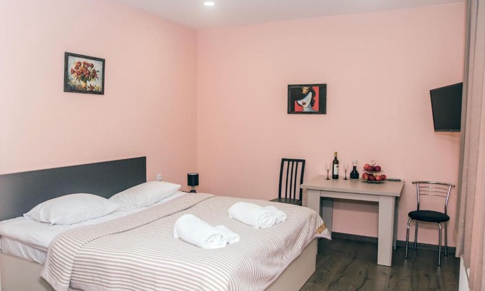 Tbilisi Bed & Breakfast | Red Hotel