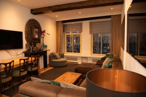 Red Light District House | Red light district B & B canal view