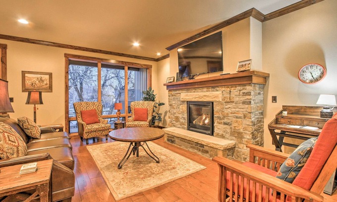 Red Lodge House | Red Lodge Townhome w/Private Hot Tub & Mtn Views!