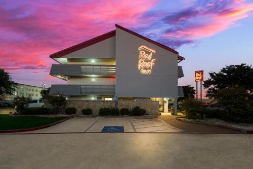 Las Colinas Hotel | Red Roof Inn Dallas - DFW Airport North