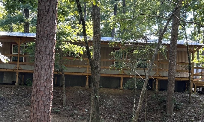 Mount Ida House | Redbud Roost-2 Bedroom Getaway