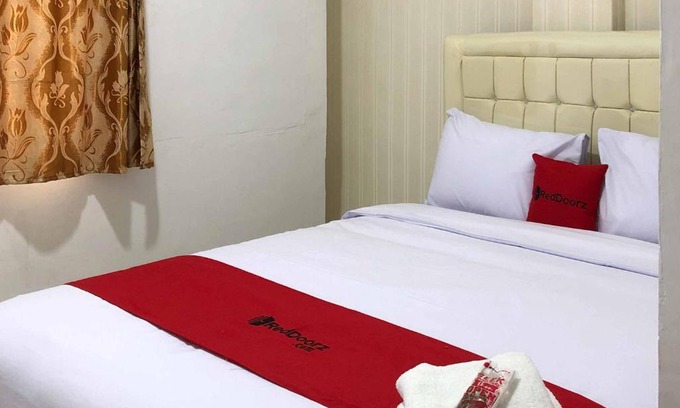 Medan Hotel | RedDoorz @ Aksara Medan