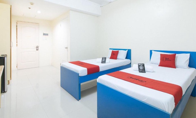 Mandaue Hotel | RedDoorz @ Insular Square Mandaue City