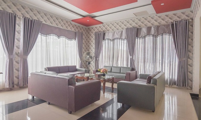 Penajam Hotel | RedDoorz Syariah near Taman Rozeline Penajam