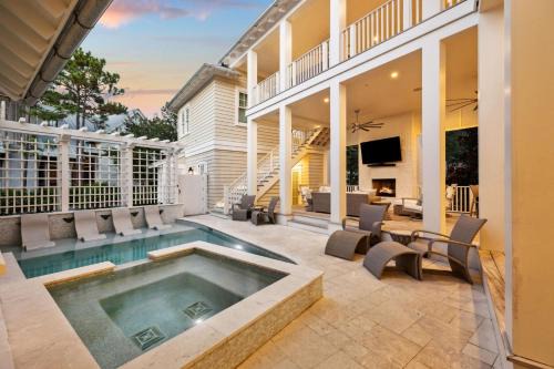 Watercolor House | 'Rees on Wiregrass' - Private Pool, Golf Cart, Carriage House - Lake District, WaterColor, FL home