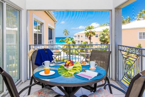 Seven Mile Beach Apartment | Regal Beach Club #234 Modern Oceanfront 2BR Condo on Seven Mile Beach