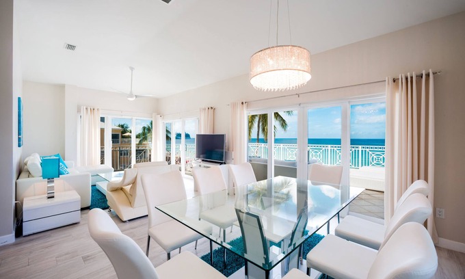 Seven Mile Beach Apartment | Regal Beach Club