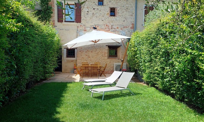 Montioni Ski Chalet | Regarda - Countryhouse Nocino 2 in the middle of Lake Garda vineyards