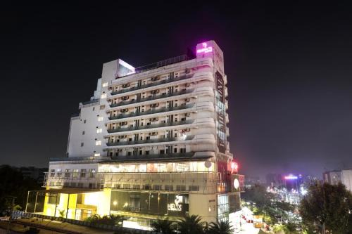 Gurugram Hotel | Regenta Suites Gurugram, Sector 49 Sohna Road