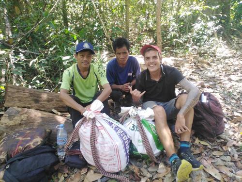 Ban Lung House | Reggae bar homestay& Sona trekking tour