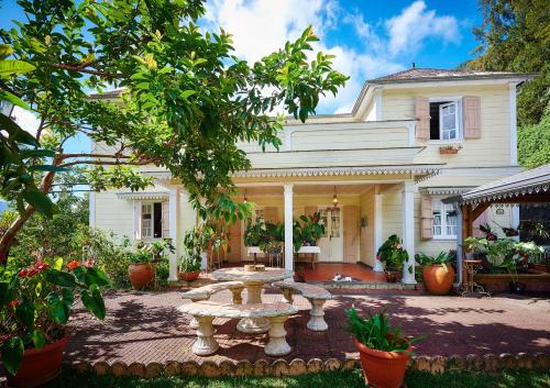 Hell-Bourg Bed & Breakfast | Relais Des Gouverneurs