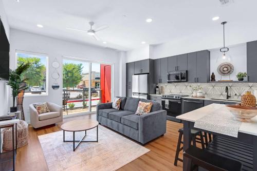 New Braunfels House | Relax in a Luxe Resort-Style Condo