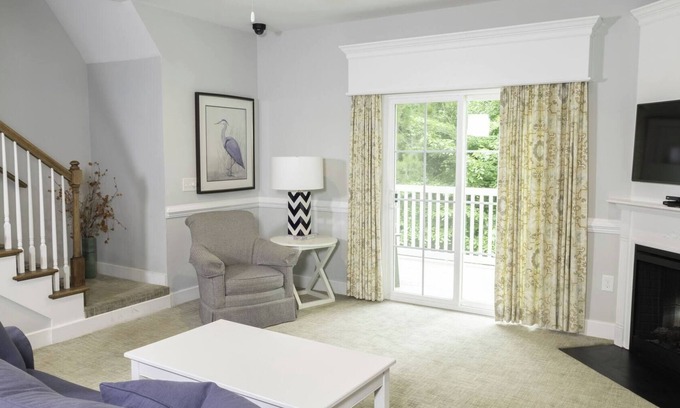 Lackey Resort | Relax in a Private Escape w/Whirlpool Tub & Garden Deck