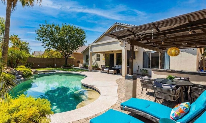 Arrowhead Ranch House | Relax in Paradise - 4 Bed + 2 Bath w/Gorgeous Heated Private Pool & Spa!