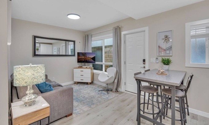 South Oceanside Condo | Relax & Unwind | Tower 9 Retreat Steps to Beach
